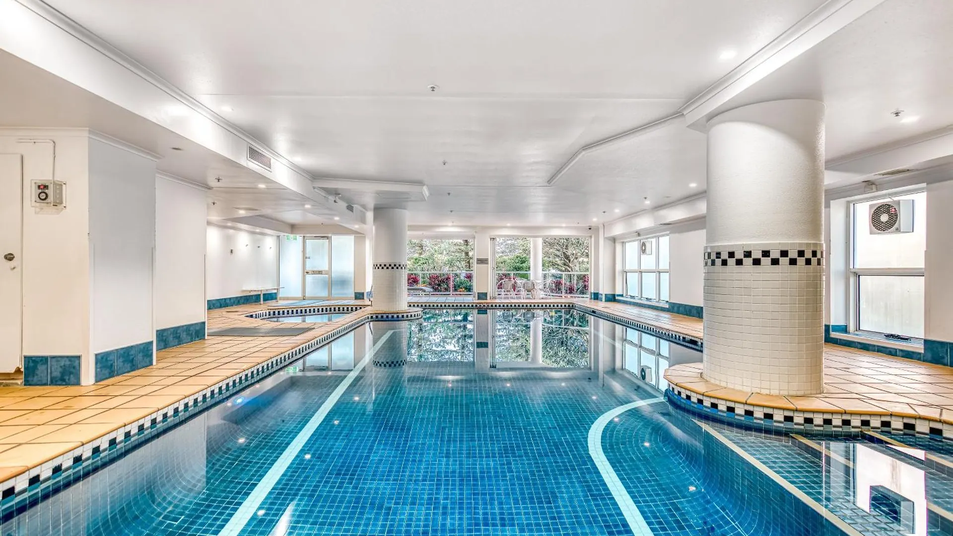 **** Aparthotel Oscar On Main Beach Resort Australia